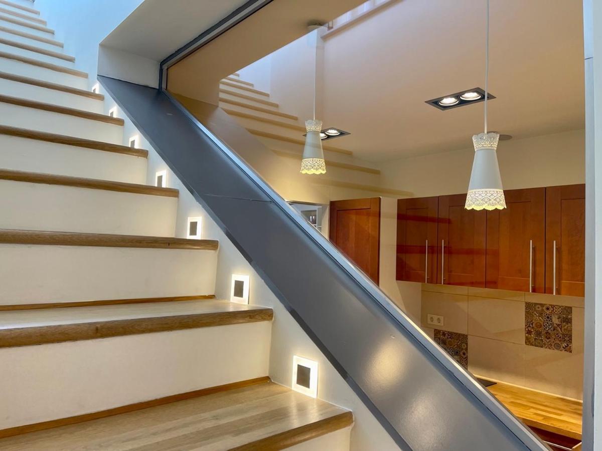 Penthouse W Private Rooftop And Free Parking ブダペスト エクステリア 写真